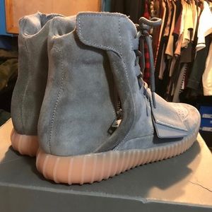Yeezy 750 Greg Gum
